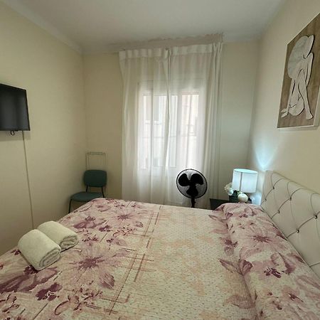 Rooms Nueva Valencia バルセロナ エクステリア 写真