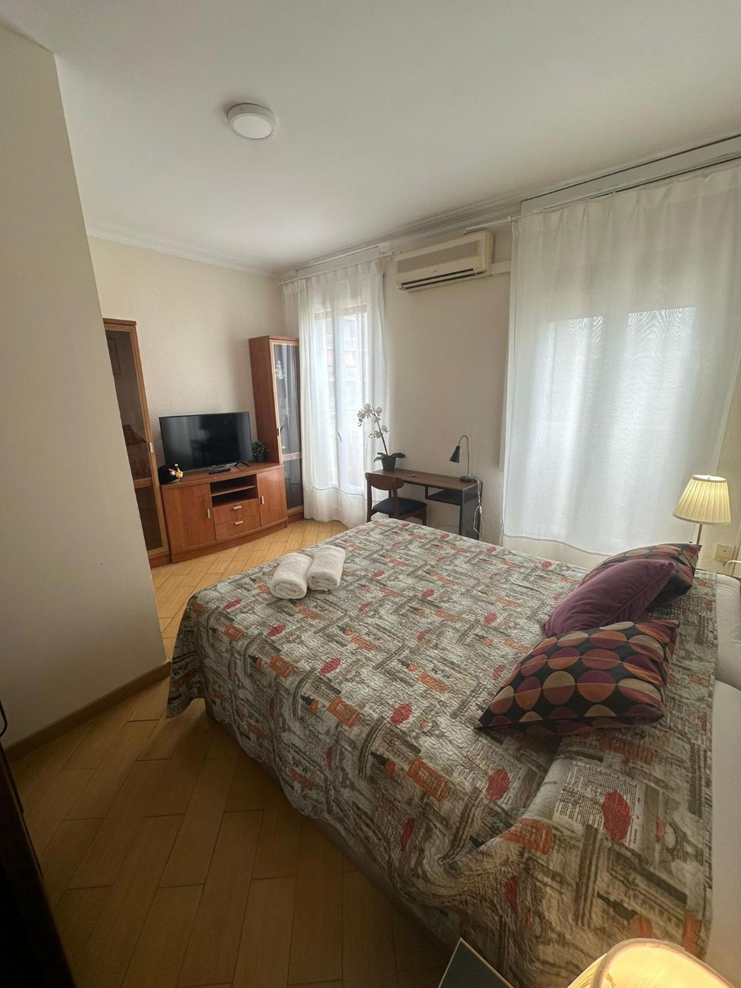 Rooms Nueva Valencia バルセロナ エクステリア 写真
