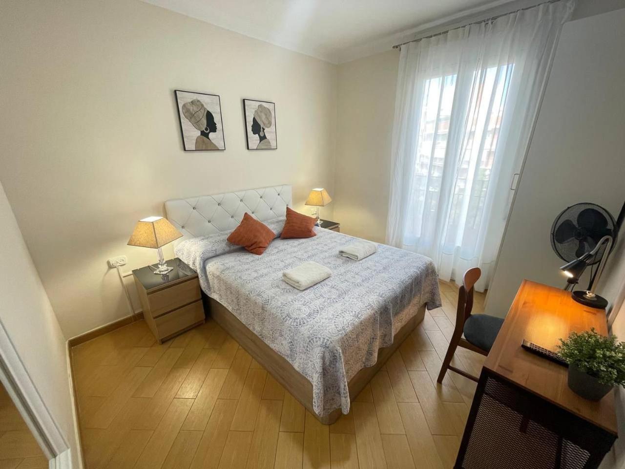 Rooms Nueva Valencia バルセロナ エクステリア 写真