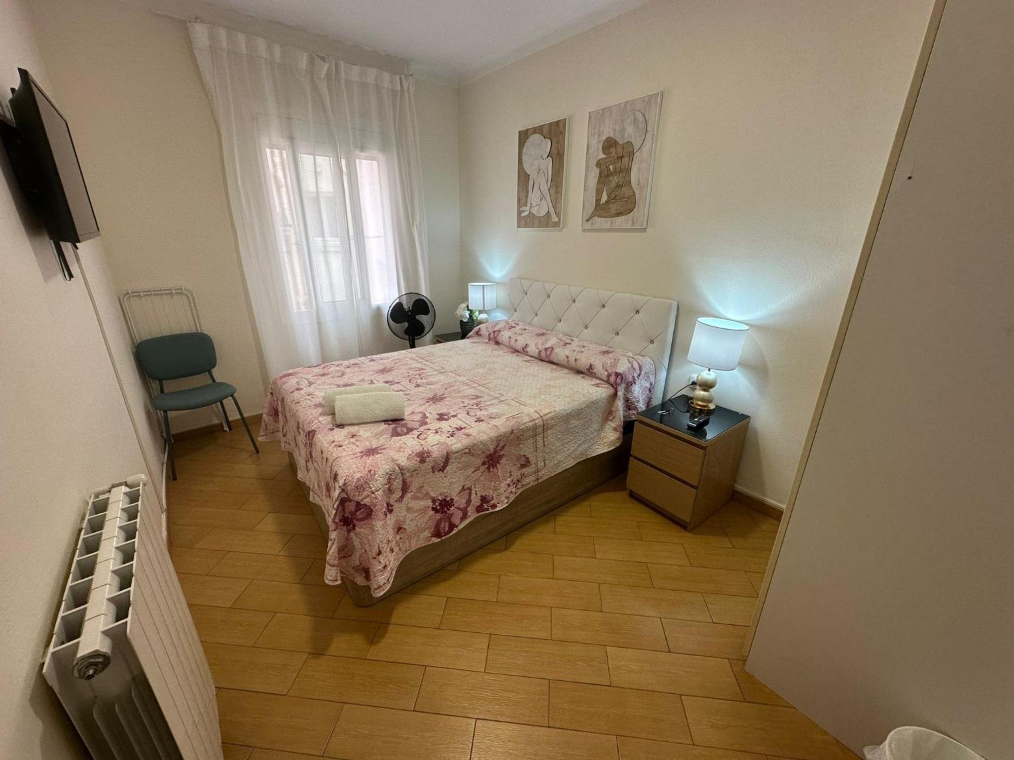 Rooms Nueva Valencia バルセロナ エクステリア 写真